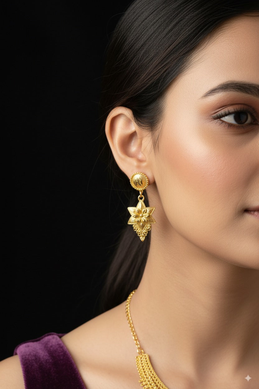 Traditional Gold-Plated Bridal Necklace with Intricate Filigree Design